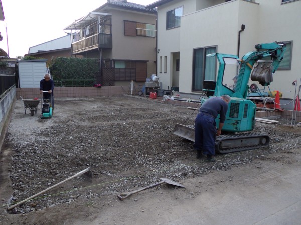 藤岡市N邸　駐車場コンクリートの下地作り工事サムネイル