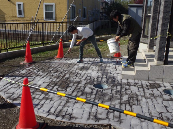 藤岡市T邸　モルタル造形スタンプ工法　仕上げサムネイル