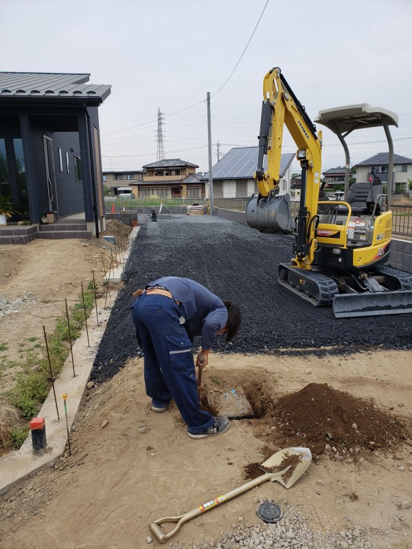 KY邸　砕石の敷き均しサムネイル