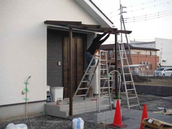 OB邸　テラスの組立てサムネイル