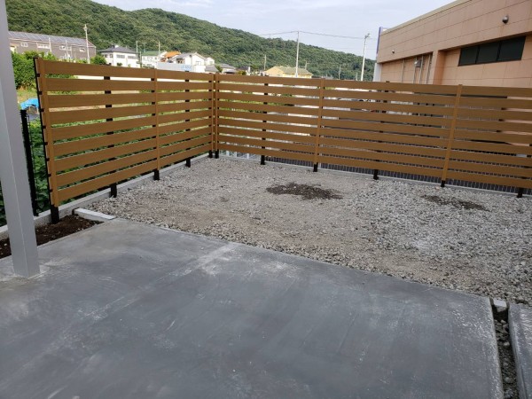 US邸　樹脂フェンス（目隠しフェンス）サムネイル