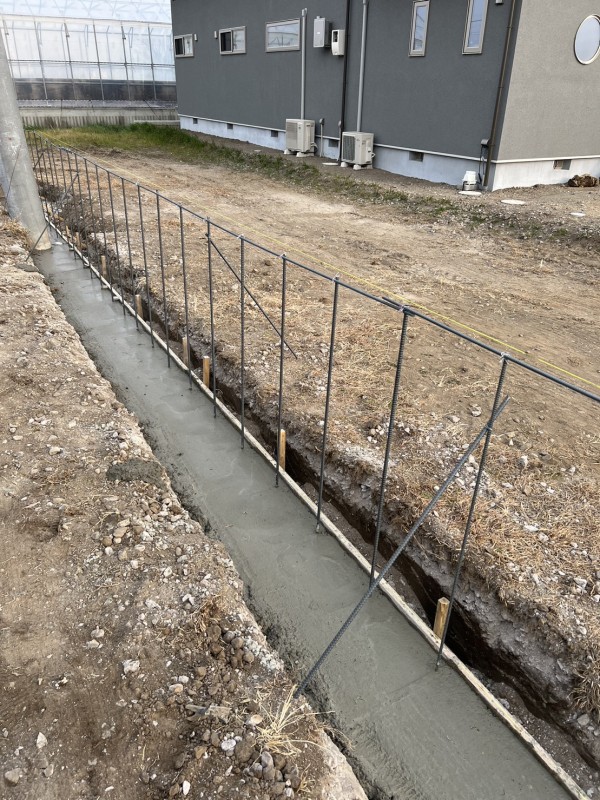 SM邸　ブロック土留めの基礎・建物周りの防草対策サムネイル